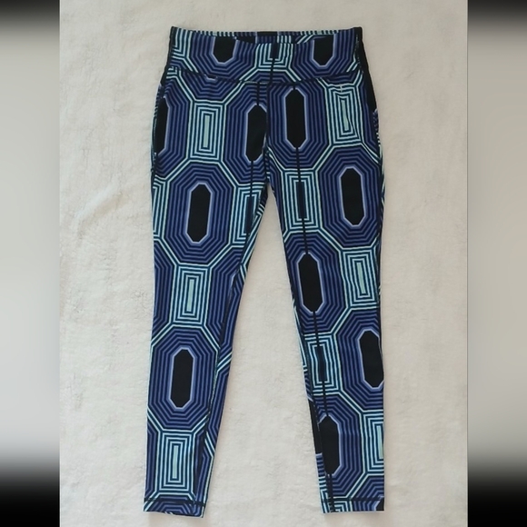 Danskin Athletic Ankle Legging Small(4-6) Blue/black/white patterned. NEW No Tag - Picture 2 of 12